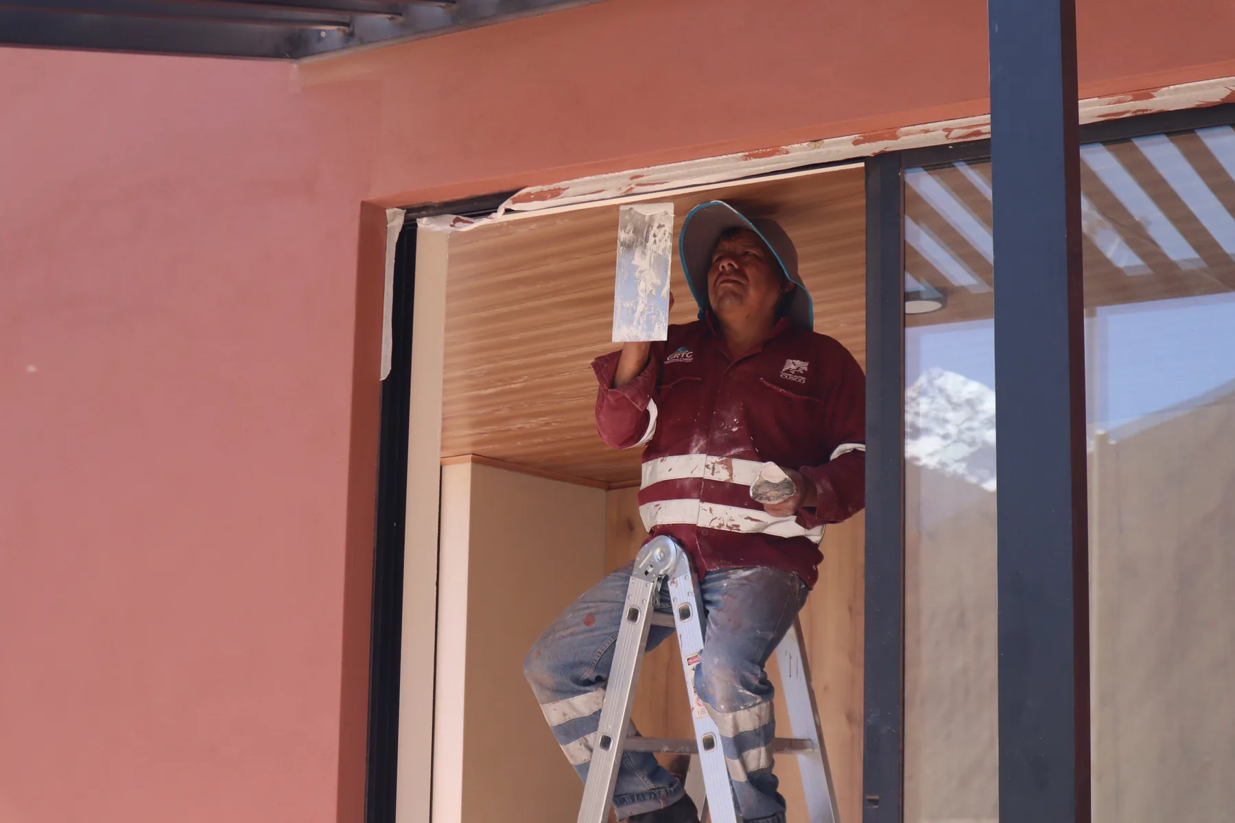 Instalación de marco de madera